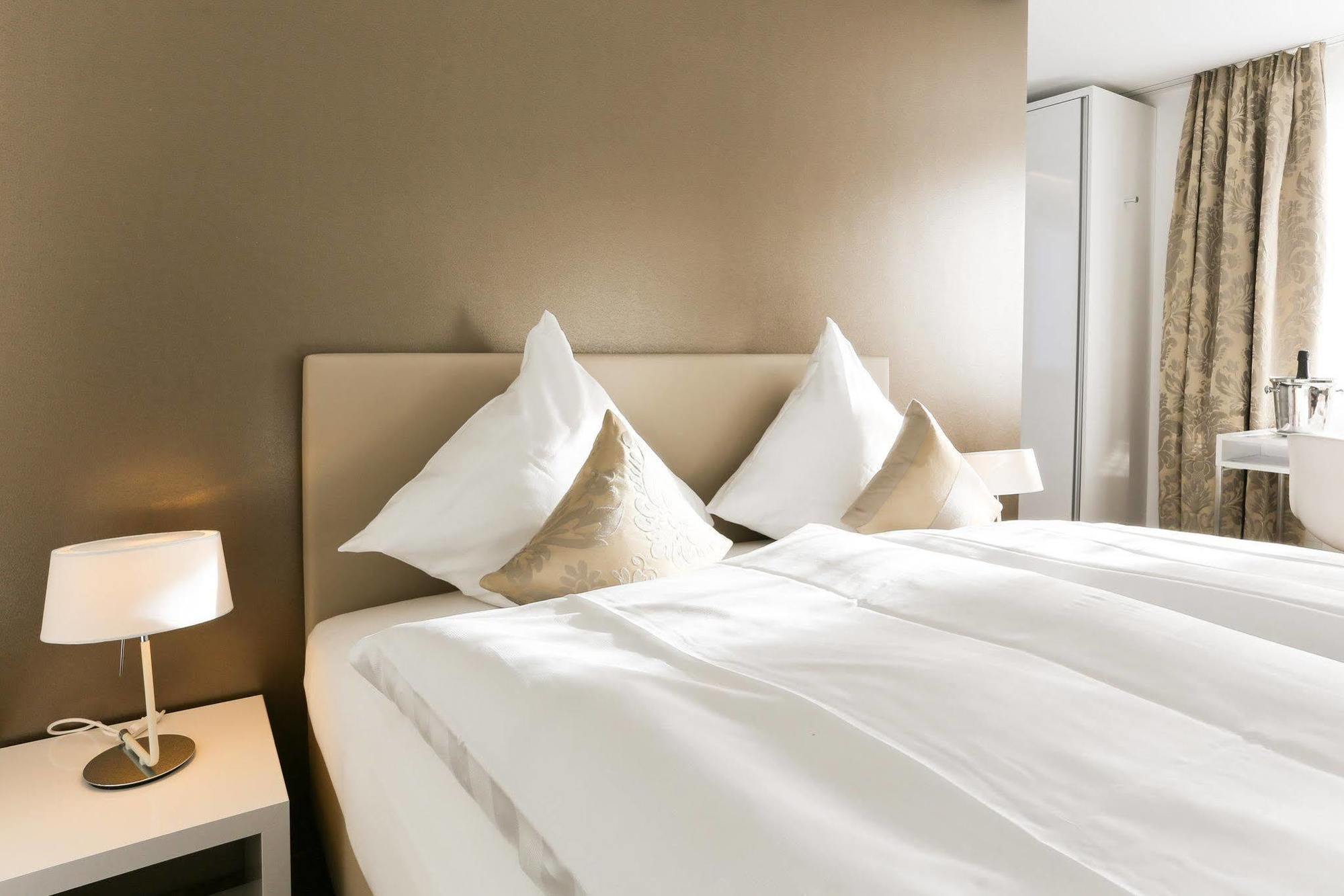 Hotel Uzwil Экстерьер фото
